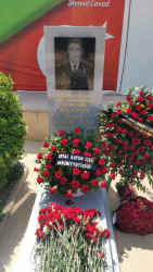 Xətai rayonunda Milli Qəhrəman Mirzəyev İlqar Anzor  oğlunun doğum günündə məzarı ziyarət olunub və adını daşıyan küçənin açılışı olub