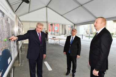 Bakı Ağ Şəhərin Mərkəzi Park Kvartalında bir sıra infrastruktur obyektlərinin inşası tamamlanıb.  Prezident İlham Əliyev görülən işlərlə tanış olub, Qarabağ Atları Kompleksinin təməlini qoyub