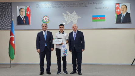 Xətai rayonunda “Heydər Əliyev və Azərbaycan tarixi” mövzusunda referat müsabiqəsinin qalibləri mükafatlandırılıb