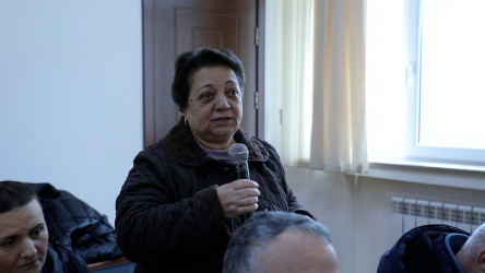 Rayon İcra Hakimiyyətinin başçısı 265 saylı tam orta məktəbdə vətəndaşlarla görüşüb