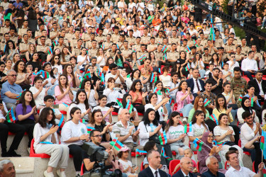 Xətai rayonunda Ümummilli lider Heydər Əliyevin 100 illik yubileyi və Milli Qurtuluş Günü münasibətilə möhtəşəm konsert proqramı və atəşfəşanlıq  təşkil olunub+VİDEO