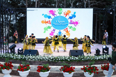 Xətai rayonunda "1 İyun-Uşaqların Beynəlxalq Müdafiəsi Günü " ilə bağlı möhtəşəm konsert proqramı təşkil olunub+Video