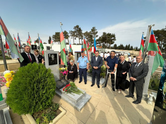 Vətən Müharibəsi şəhidi Quliyev Rəşad Rəşid  oğlunun məzarı ziyarət edilib