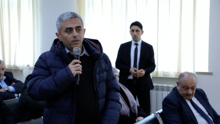 Rayon İcra Hakimiyyətinin başçısı 265 saylı tam orta məktəbdə vətəndaşlarla görüşüb