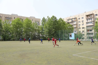Xətai rayonunda Ulu Öndər Heydər Əliyevin 102-ci ildönümünə həsr olunmuş məktəblilərarası futbol turnirinin final mərhələsi keçirilib