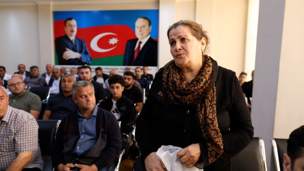Rayon İcra Hakimiyyətinin başçısı 55 saylı tam orta məktəbdə vətəndaşlarla görüşdü