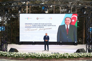 Xətai rayonunda Ümummilli lider Heydər Əliyevin 100 illik yubileyi və Milli Qurtuluş Günü münasibətilə möhtəşəm konsert proqramı və atəşfəşanlıq  təşkil olunub+VİDEO