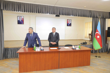 Rayon İcra Hakimiyyətinin başçısı 221 saylı tam orta məktəbdə vətəndaşlarla görüşdü