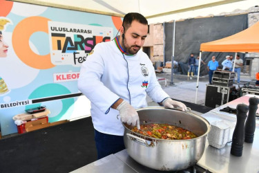 Xətai nümayəndə heyəti Xətai rayonu ilə qardaşlaşmış Tarsus şəhərində“1-ci  Beynəlxalq Tarsus Festivalı”nda iştirak edib