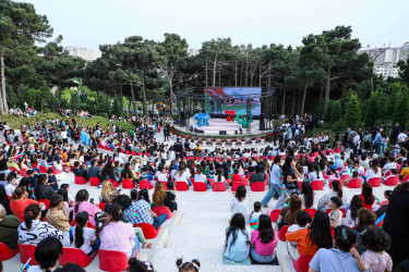 Xətai rayonunda "1 İyun-Uşaqların Beynəlxalq Müdafiəsi Günü " ilə bağlı möhtəşəm konsert proqramı təşkil olunub+Video