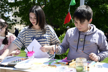 Xətai rayonunda “Azərbaycanım” mövzusunda VII Uşaq və Gənc Rəsm Festivalı keçirilib