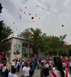 Xətai rayon məktəblərində "1 iyun-Uşaqların Beynəlxalq Müdafiəsi Günü" ilə bağlı silsilə tədbirlər keçirilb.
