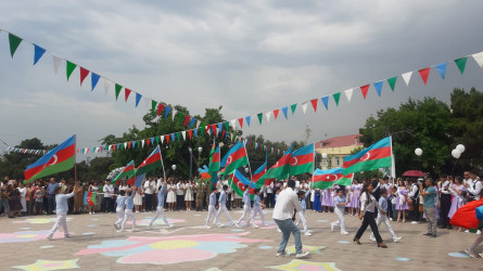 Xətai rayon məktəblərində "Son zəng" tədbirləri keçirilib