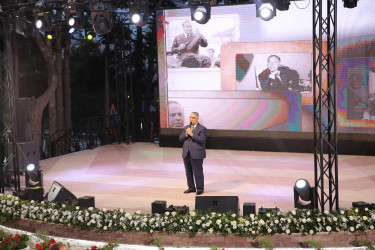 Xətai rayonunda Ümummilli lider Heydər Əliyevin anadan olmasının 102 illiyinə həsr olunmuş möhtəşəm konsert proqramı təşkil olunub