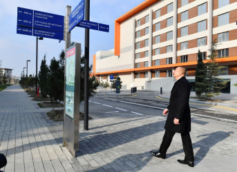 Bakı Ağ Şəhərin Mərkəzi Park Kvartalında bir sıra infrastruktur obyektlərinin inşası tamamlanıb.  Prezident İlham Əliyev görülən işlərlə tanış olub, Qarabağ Atları Kompleksinin təməlini qoyub