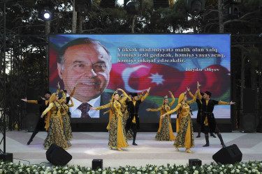 Xətai rayonunda Ulu Öndər Heydər Əliyevin ilk dəfə hakimiyyətə gəlməsinin 56-cı ildönümünə həsr olunmuş "Dahi" adlı konsert proqramı təşkil edilib+VİDEO