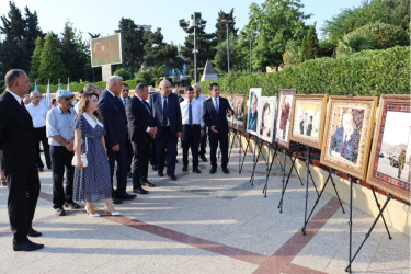 Xətai rayonunda Heydər Əliyev adına  parkda “Unudulmaz Lider” adlı  foto-sərgi keçirilib