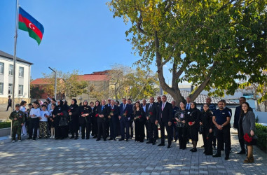 59 nömrəli tam orta məktəbdə Vətən Müharibəsi şəhidi Umudlu Elmir Pərviz oğlunun anım günü tədbiri keçirilib