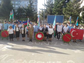 27 sentyabr “Anım Günü” ilə əlaqədar Xətai rayon məktəblərində tədbirlər keçirilib