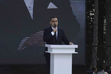 Xətai rayonunda Ümummilli lider Heydər Əliyevin anadan olmasının 102 illiyinə həsr olunmuş möhtəşəm konsert proqramı təşkil olunub