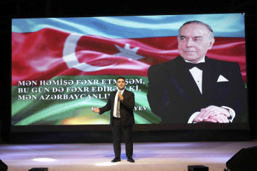 Xətai rayonunda Ulu Öndər Heydər Əliyevin ilk dəfə hakimiyyətə gəlməsinin 56-cı ildönümünə həsr olunmuş "Dahi" adlı konsert proqramı təşkil edilib+VİDEO