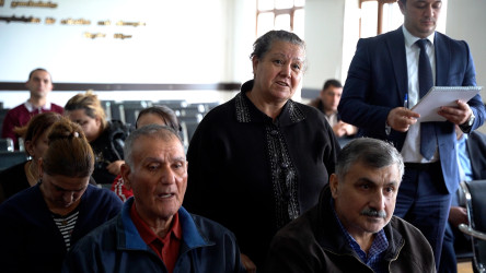 Rayon İcra Hakimiyyətinin başçısı 194 saylı tam orta məktəbdə vətəndaşlarla görüşdü