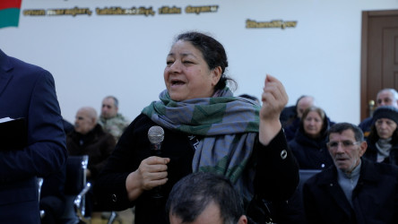 Rayon İcra Hakimiyyətinin başçısı 265 saylı tam orta məktəbdə vətəndaşlarla görüşüb