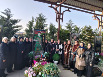 Vətən Müharibəsi şəhidi Səmədov Elnur Qalib oğlunun məzarı  ziyarət olunub