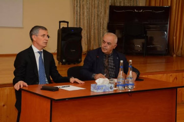 Xətai rayonunda vəkillər deputatın təşəbbüsü ilə vətəndaşlara növbəti dəfə pulsuz hüquqi yardım göstəriblər