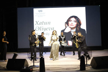 Xətai rayonunda müğənni Xatun Əliyevanın konserti təşkil olunub