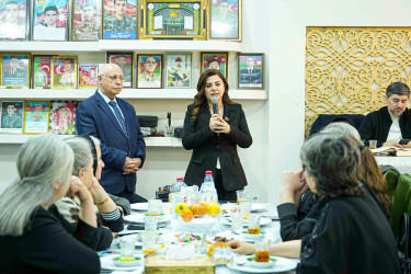 Xətai rayonunda Aprel şəhidlərinin xatirəsinə ehsan süfrəsi təşkil olunub