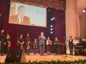 13 nömrəli Uşaq Musiqi Məktəbinin “Mədəniyyətə bağlı ömür” adlı hesabat konserti  keçirilib