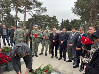 Vətən Müharibəsi şəhidi Həsənov Ceyhun Aydın oğlunun məzarı ziyarət olunub
