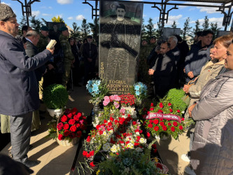 Vətən Müharibəsi şəhidləri İbrahimli Adil Asəm oğlu və Ağalarlı Toğrul Daşqın oğlu və Əliyev Rüfət Fizuli oğlunun anım günündə məzarları rayon ictimaiyyəti tərəfindən ziyarət olunub