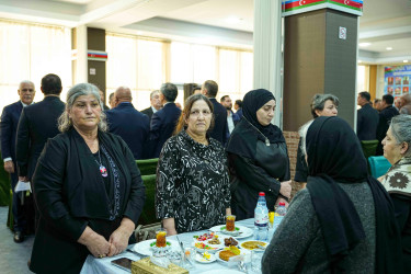Xətai rayonunda Aprel şəhidlərinin xatirəsinə ehsan süfrəsi təşkil olunub