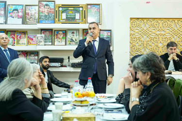 Xətai rayonunda Aprel şəhidlərinin xatirəsinə ehsan süfrəsi təşkil olunub