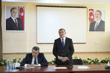 Rayon İcra Hakimiyyətinin başçısı 191 saylı tam orta məktəbdə vətəndaşlarla görüşüb