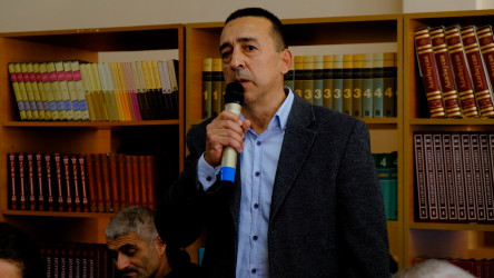 Rayon İcra Hakimiyyətinin başçısı Humanitar Fənlər Təmayüllü liseydə sakinlərlə görüşdü