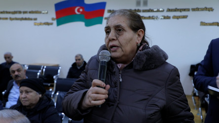 Rayon İcra Hakimiyyətinin başçısı 265 saylı tam orta məktəbdə vətəndaşlarla görüşüb