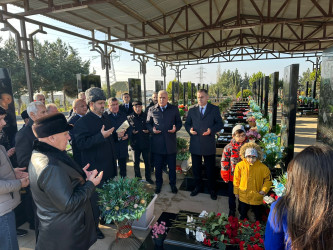 Vətən Müharibəsi şəhidi Yaqubov Fəxrəddin Yaqub oğlunun anım günü ilə əlaqədar məzarı rayon ictimaiyyəti tərəfindən ziyarət olunub