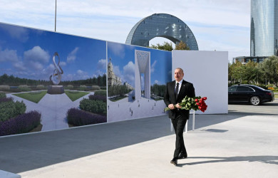 Sentyabrın 27-də - Anım Günündə Azərbaycan Respublikasının Prezidenti İlham Əliyev Bakıda inşası davam etdirilən Zəfər parkında olub