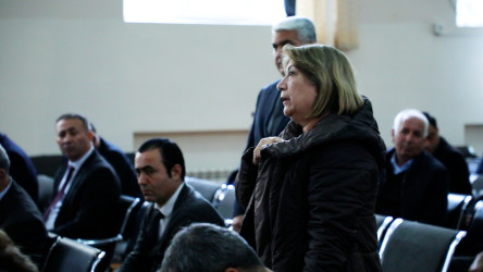 Rayon İcra Hakimiyyətinin başçısı 245 saylı tam orta məktəbdə vətəndaşlarla görüşüb