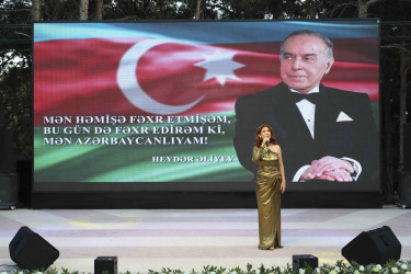 Xətai rayonunda Ulu Öndər Heydər Əliyevin ilk dəfə hakimiyyətə gəlməsinin 56-cı ildönümünə həsr olunmuş "Dahi" adlı konsert proqramı təşkil edilib+VİDEO