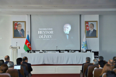 Xətai rayonunda Ulu Öndər Heydər Əliyevin anım günü ilə əlaqədar “Vətənə, xalqa həsr edilən şərəfli ömür” mövzusunda tədbir keçirilib