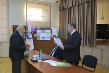 Rayon İcra Hakimiyyətinin başçısı 27 saylı tam orta məktəbdə vətəndaşlarla görüşüb