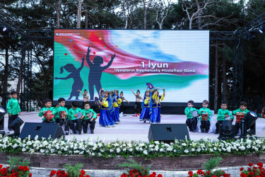 Xətai rayonunda "1 İyun-Uşaqların Beynəlxalq Müdafiəsi Günü " ilə bağlı möhtəşəm konsert proqramı təşkil olunub+Video