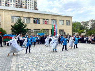 116 nömrəli məktəbdə Ulu Öndərə həsr olunmuş " Azərbaycanın sönməz günəşi” " mövzusunda tədbir keçirildi