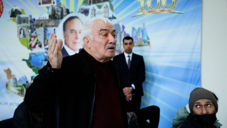 Rayon İcra Hakimiyyətinin başçısı 245 saylı tam orta məktəbdə vətəndaşlarla görüşüb