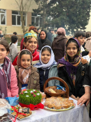 Xətai rayonunda Novruz Bayramı münasibətilə rayon məktəblərində silsilə tədbirlər təşkil olunub.