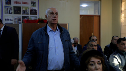 Rayon İcra Hakimiyyətinin başçısı 27 saylı tam orta məktəbdə vətəndaşlarla görüşüb